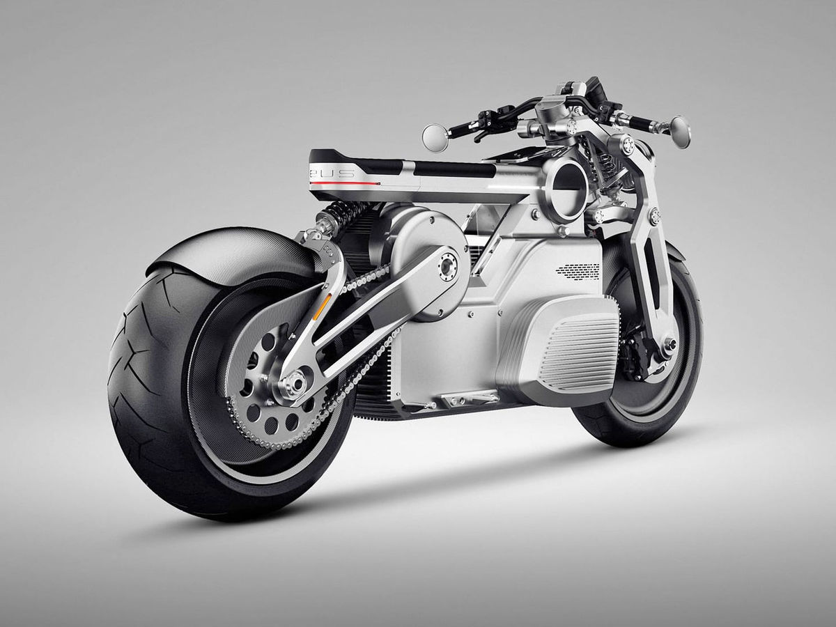 Elektrickú raketu poháňajú dva elektromotory....