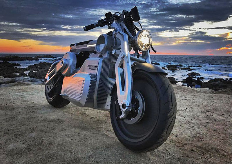 Curtiss Zeus má síce elektrický pohon, ale...