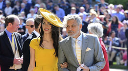 Amal Clooney a  George Clooney dostali pozvanie na kráľovskú svadbu. 