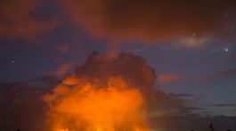 Prebudená Kilauea chrlí jedovaté plyny a popol, obyvatelia dostali masky