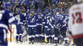 Tampa otáča sériu a je krok od finále. Ovečkinov sen sa pomaly rozplýva