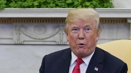 Trump odvádza pozornosť. Sledovala ho FBI?