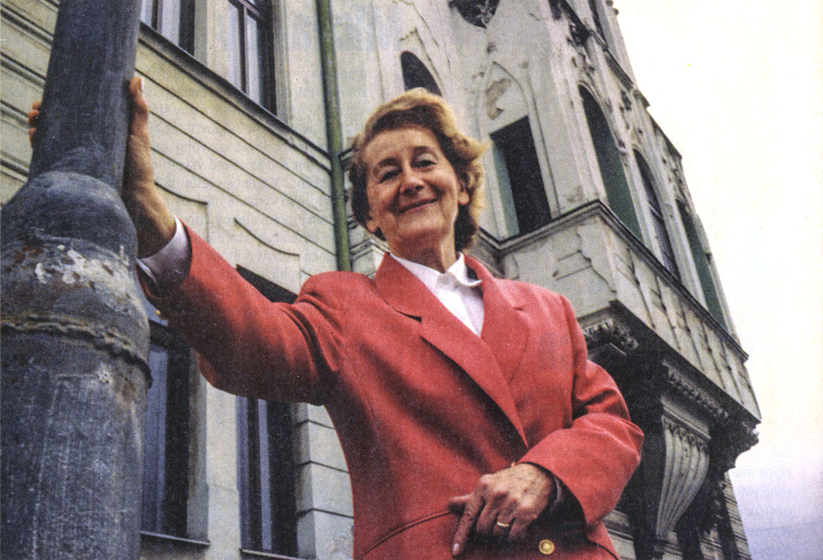 Eva Siracká v časopise Moment koncom 90. rokov.