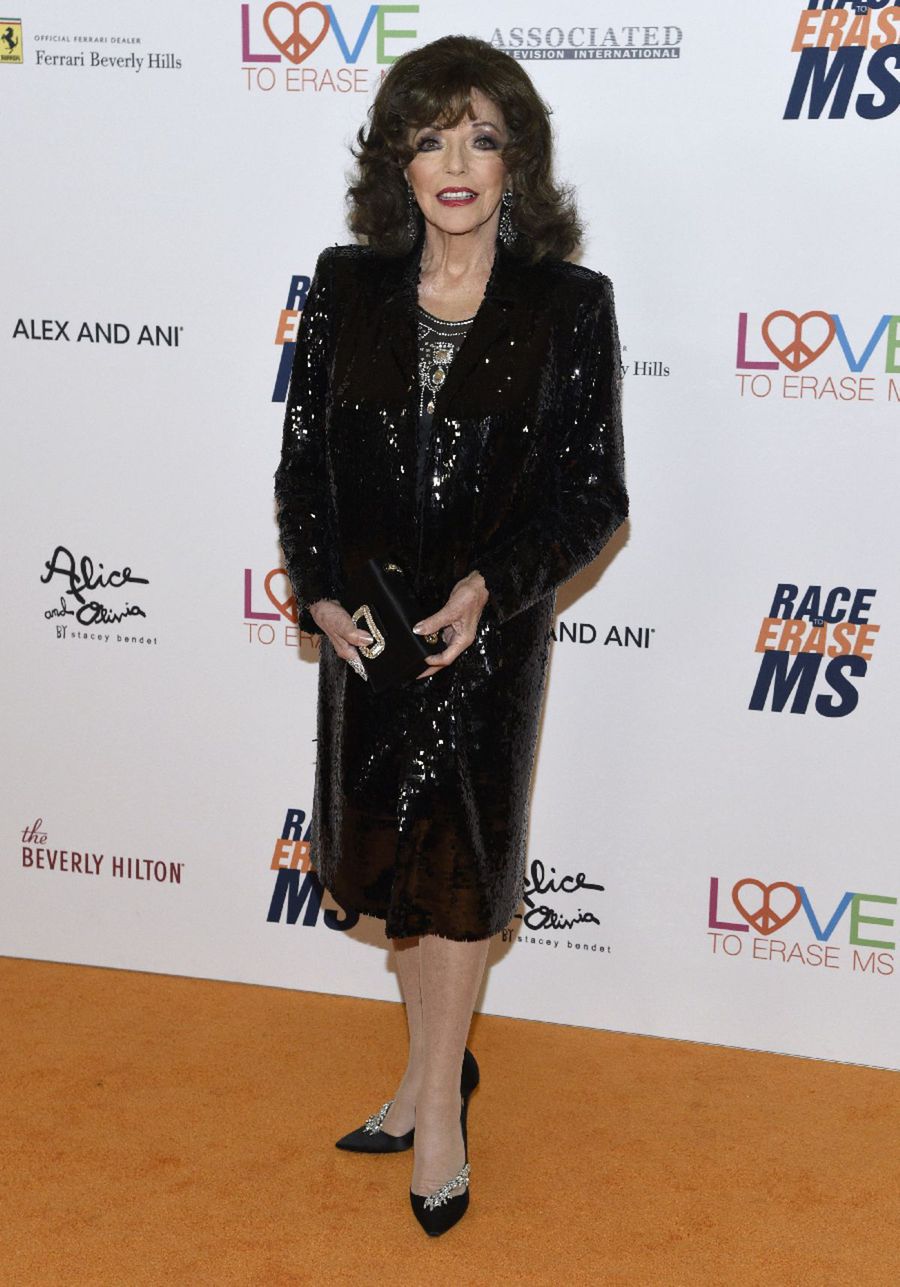 Joan Collins na aktuálne snímke - na gala...