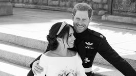 Sú dokonalí! Pozrite si Harryho a Meghan na oficiálnych svadobných fotkách