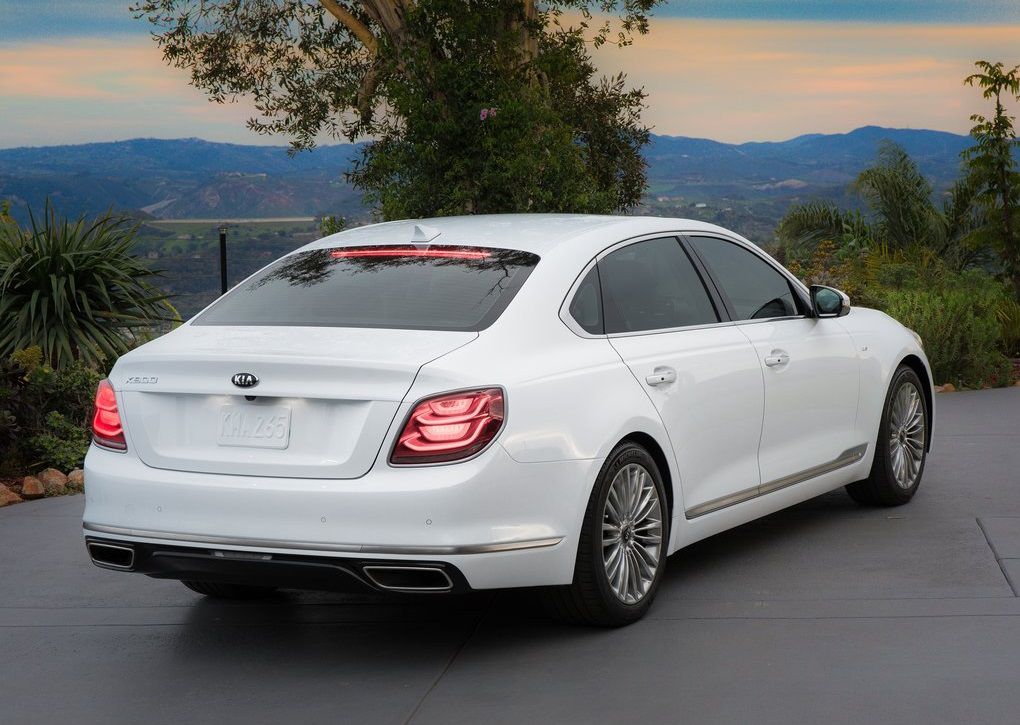 Grafika zadných svetiel vynikajúco ladí s...