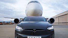 Tesla X - Boeing 2018