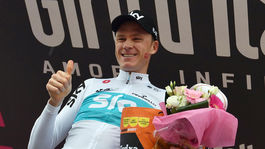 Yates zhorel v horskom pekle Gira. Lídrom je po famóznom sóle Froome