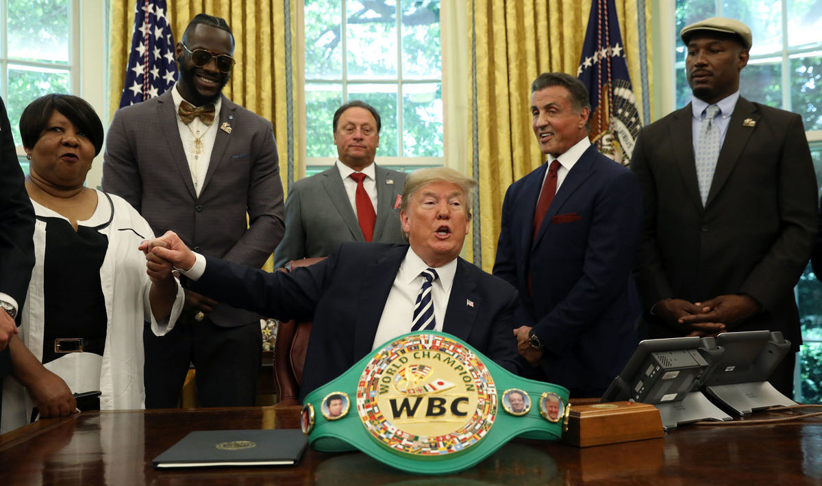 Prezident USA Donald Trump na udelenie milosti...