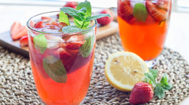 Letné osvieženie! Skúste čaj, jahody a mätu, chuť vás prekvapí