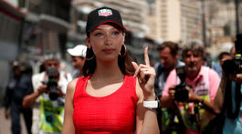 Modelka Bella Hadid pred štartom pretekov v Monaku.