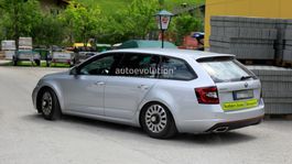 Toto je naozaj nová Škoda Octavia. Zatiaľ ako mula