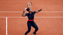 Opäť v outfite Čierny Panter. Serena vydrela postup do 3. kola