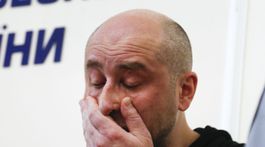 Ukrajina háji fingovanú vraždu novinára, Kremeľ má pochybnosti a spomína Skripaľa