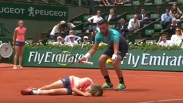 VIDEO: Tank zo Sarajeva. Pozrite sa, ako Džumhur zrazil podávača loptičiek