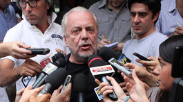 Keď sú pre niekoho najdôležitejšie peniaze, nech ide hrať do Číny, vraví šéf Neapola