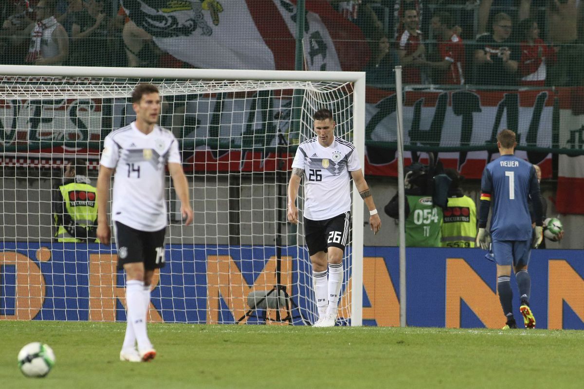 Nemeckí futbalisti Leon Goretzka, Niklas Süle a...