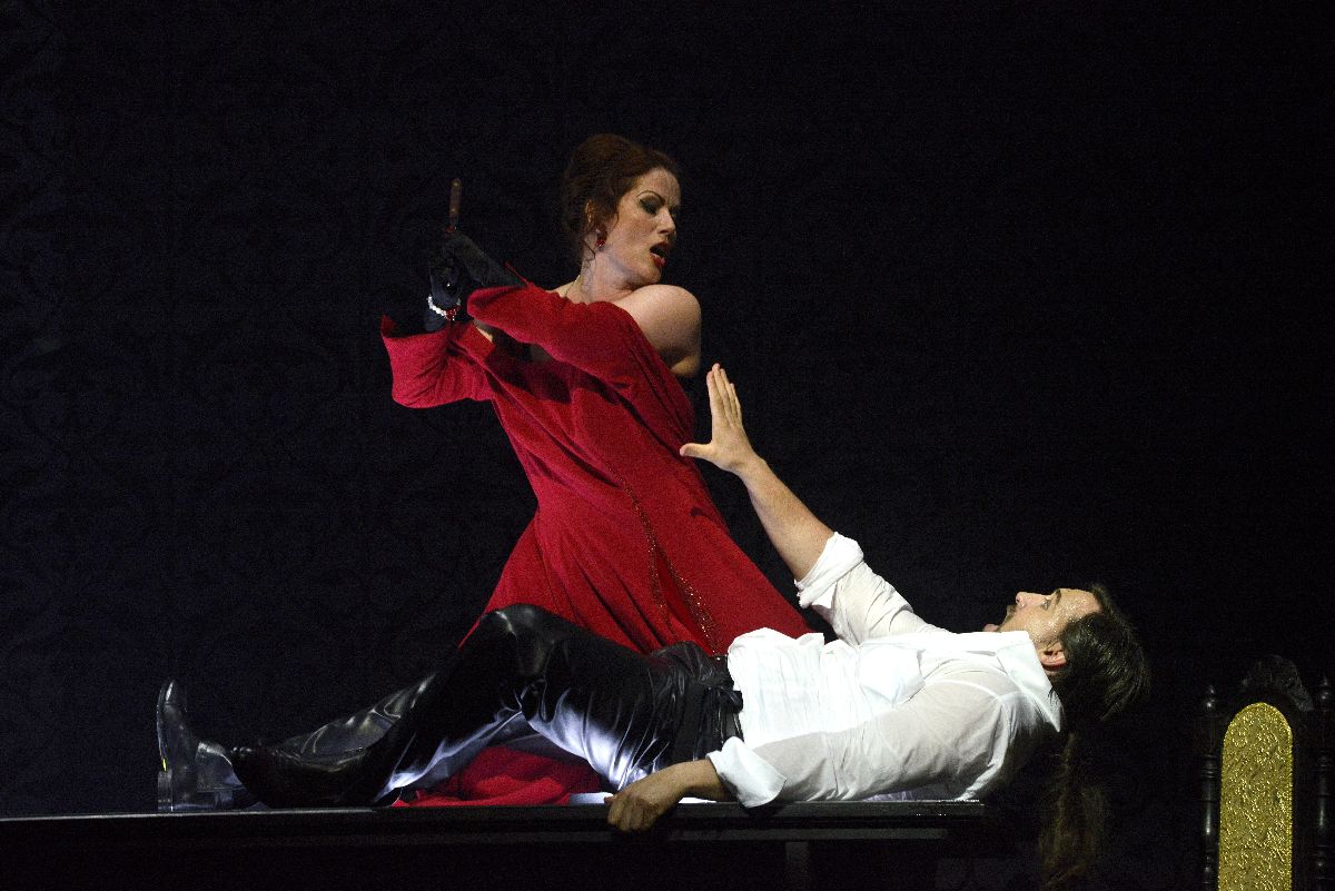 Jolana Fogašová (Flória Tosca) a Alexander...