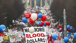 Čo zlomilo krídla holubici mieru