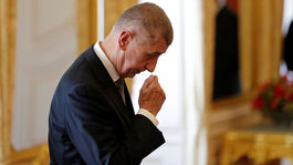 Babišovi zatiaľ dôveruje Zeman a vidiek