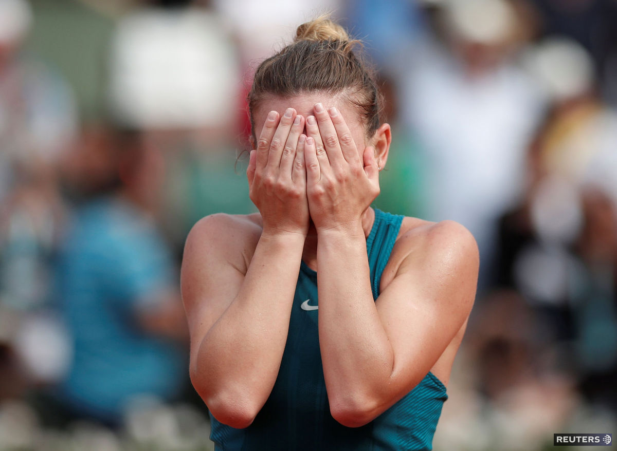 Simona Halepová po premenenom mečbale vo finále...