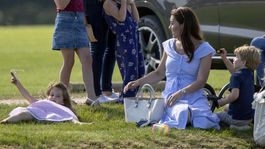 Jednu nedeľu v parku... našli sme tam vojvodkyňu Kate! V šatách za 40 eur