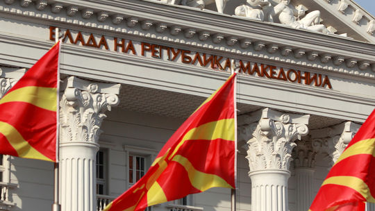 Severné Macedónsko premenuje štátne inštitúcie, hymnu si ponechá