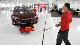 Tesla láme rekordy. Vyrobiť však chcela viac