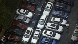 ACEA: Pád predaja áut pokračuje. Ale Dacii a Stuttgartu sa darí