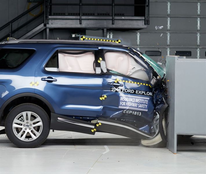 Prepadákom testu je Ford Explorer. Došlo pri...