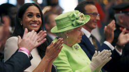Britain Kráľovná Alžbeta II. a vojvodkyňa zo Sussexu Meghan.- 