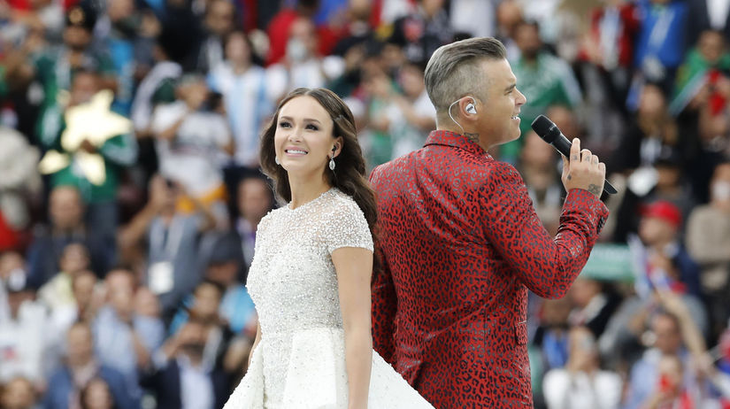 Britský spevák Robbie Williams a ruská umelkyňa...
