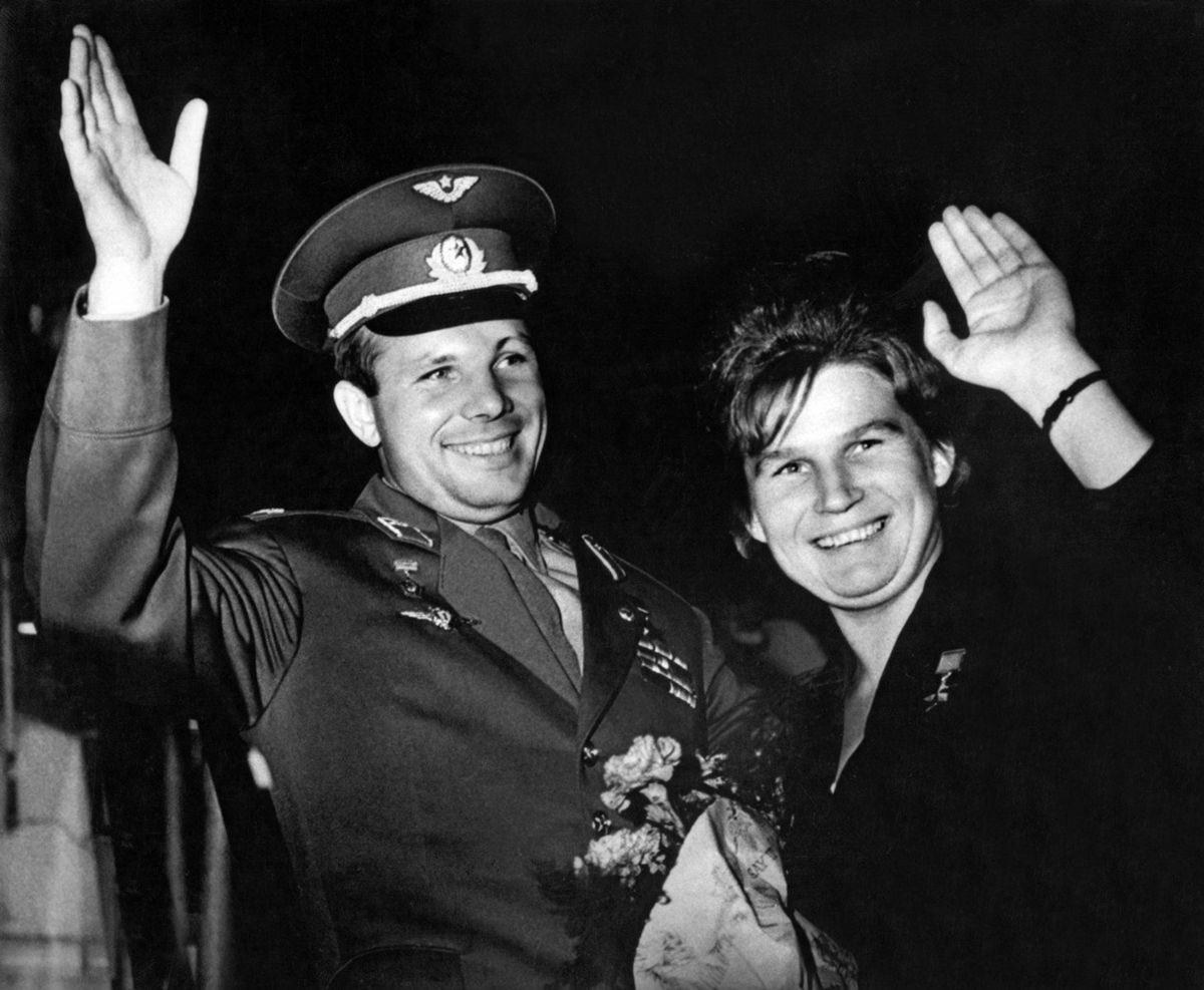 Jurij Gagarin a Valentina Tereškovová na...