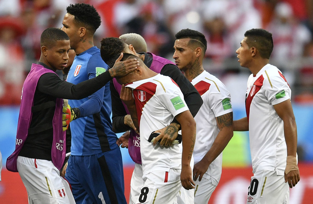Christian Cueva so spoluhráčmi z Peru po...