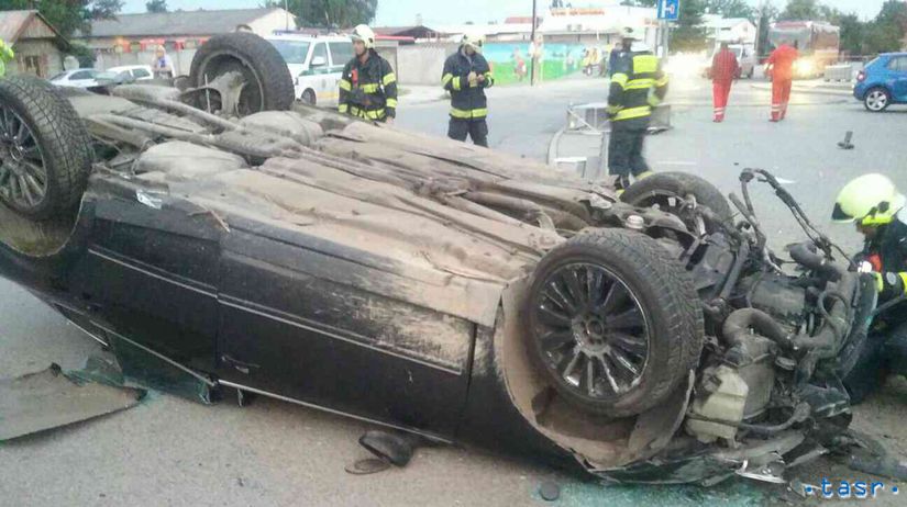 SR HaZZ Stupava nehoda auto únik plyn evakuácia...