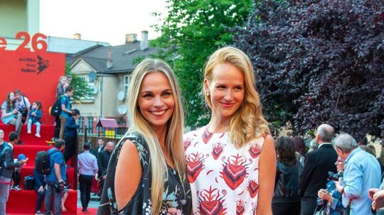 Kolegyne a kamarátky - herečky Milena Minichová...