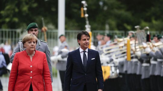 Taliansky premiér Conte navštívil Merkelovú, témou rokovaní boli utečenci
