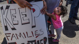 17 štátov zažalovalo Trumpovu administratívu pre rozdeľovanie rodín