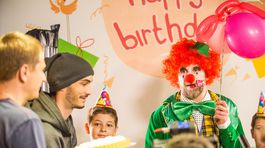 Rakva, marihuana, ale aj klobása na hlave. Aj takto sa nakrúcal Semafor