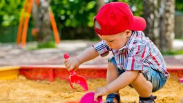 Všímajte si pieskoviská, radia hygienici. Môžete dieťa ochrániť pred infekciami