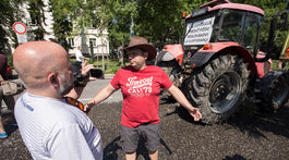 Farmári na traktoroch v Bratislave