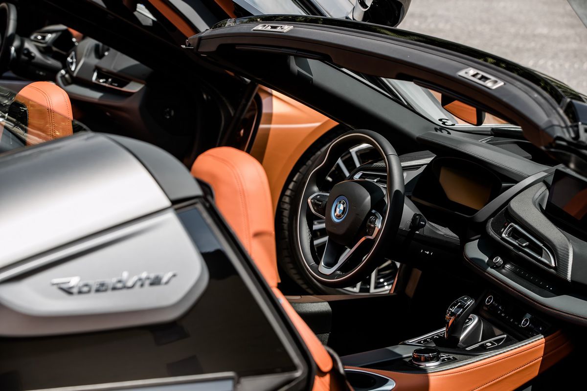 BMW i8 Roadster pojme do seba len dvoch...