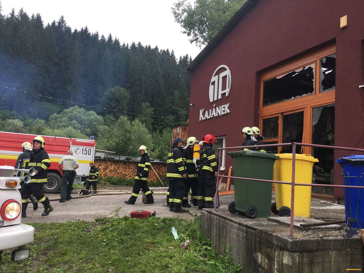 Výrobnú halu v Rakovej pri Čadci zasiahol počas...