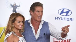 David Hasselhoff a  Hayley Roberts