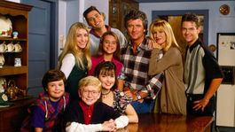 Seriál, ktorý milovali aj Slováci, oslavuje! Takto sa zmenili jeho hviezdy