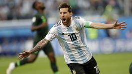 Argentína odvrátila blamáž. Spasili ju Messi a Rojo