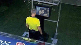 FOTO: Diego terčom posmechu. Pozrite sa, ako si ľudia uťahujú z legendy