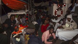 Loď Lifeline s 234 utečencami zakotvila na pobreží Malty