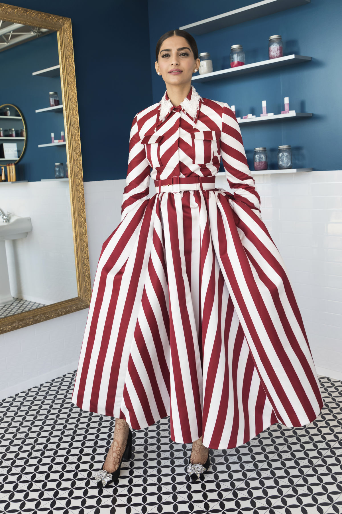 Herečka a modelka Sonam Kapoor počas filmového...
