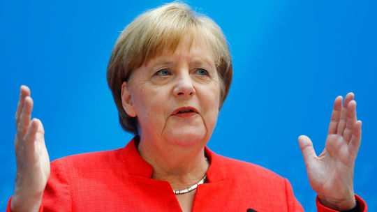 Merkelová chce úpravou migračnej politiky čeliť vládnej kríze
